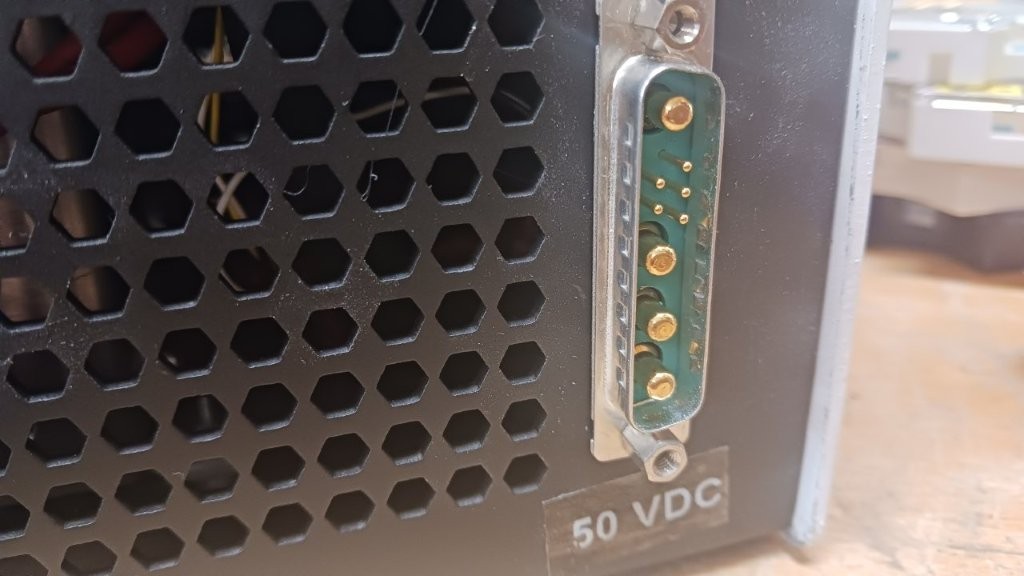 LDMOS_amp_power_connector.jpg